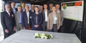 Genk : Ondertekening bos-charter in bijzan van minister Schauvliege bij Norbord Genk.